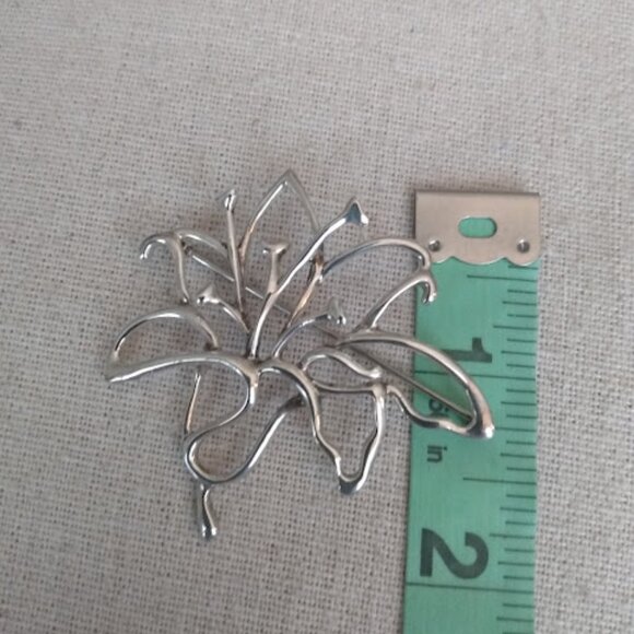 Tiffany & Co. Sterling 925 vintage bean flower brooch. Marked 1985. - Picture 4 of 4